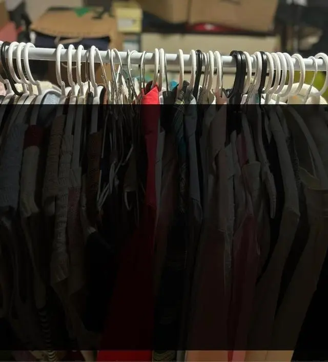 [네이버브랜드스토어 리뷰] 생각한 것보다 옷을 많이 걸 수 있습니다 가성비 정말 좋습니다 조끼 셔츠 위주로 정리