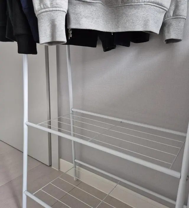 [네이버브랜드스토어 리뷰] 사이즈는 기재되어 있는 크기 그대로고 화이트라서 깔끔합니다! 겨울철 후드티랑 아우터