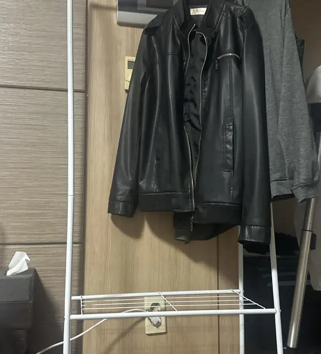 [네이버브랜드스토어 리뷰] 간편한 옷 걸기 좋네요