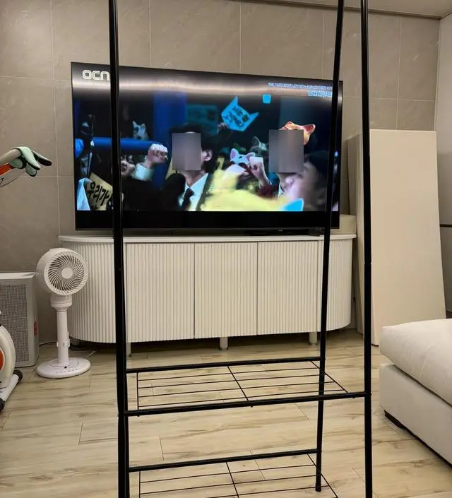 [네이버브랜드스토어 리뷰] 사진처럼 저 부분이 떠요
