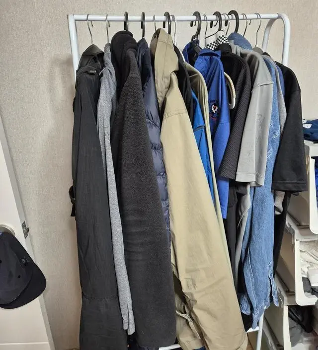 [네이버브랜드스토어 리뷰] 문열고옆공간에 너무 튀어나오지않는걸로  구입했는데 딱좋습니다  너무크기않아서 전좋