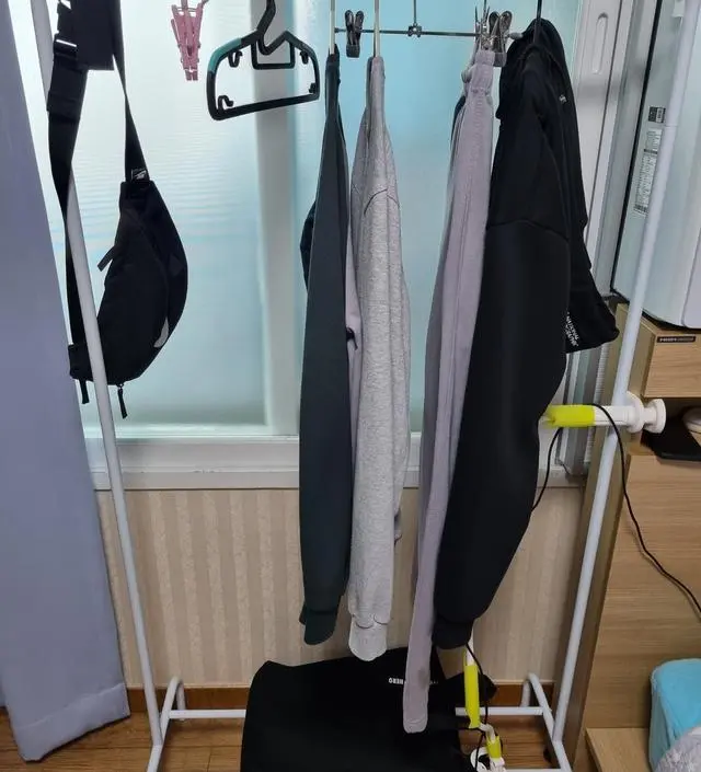 [네이버브랜드스토어 리뷰] 아이방에 교복만 걸어두려고 구매했는데 깔끔해요~~