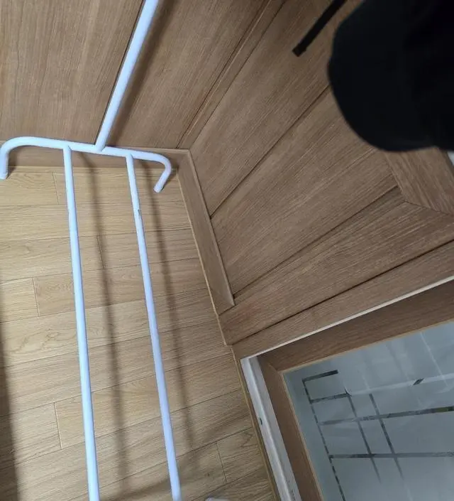 [네이버브랜드스토어 리뷰] 옷걸어놓을곳이 많이없어서 구매했는데 너무좋아요