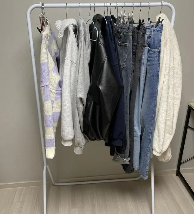 [네이버브랜드스토어 리뷰] 이사오면서 겨울 외투를 입고 농에 바로 넣으려니 좀 그래서 구매했는데 편하고 괜찮네