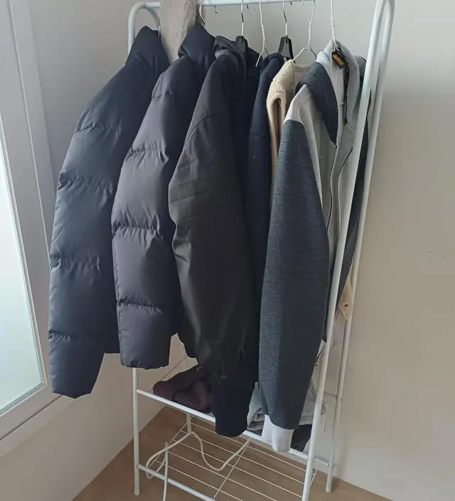 [네이버브랜드스토어 리뷰] 날씨가 요상해서 입는 옷만 많아지고 자꾸 밖으로 나오길래, 정리가 필요해서 구매했어