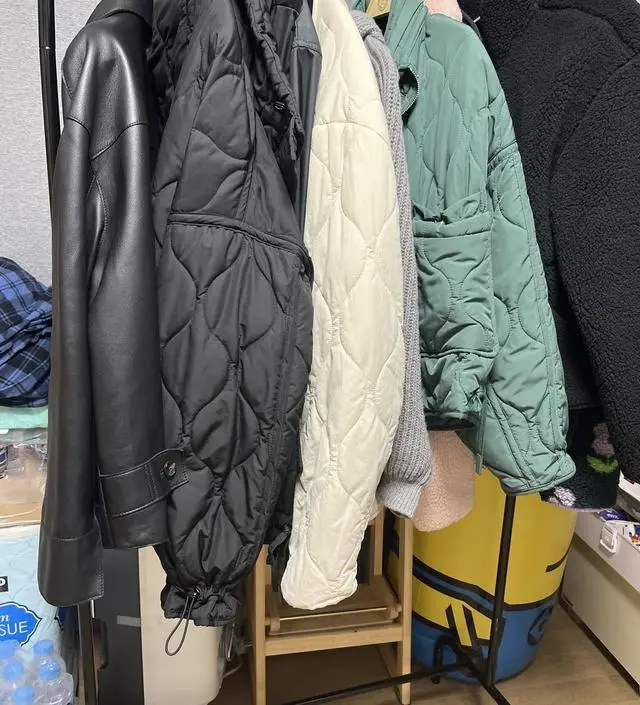 [네이버브랜드스토어 리뷰] 잘쓰고 있어요! 외투 걸어놓기 좋아요