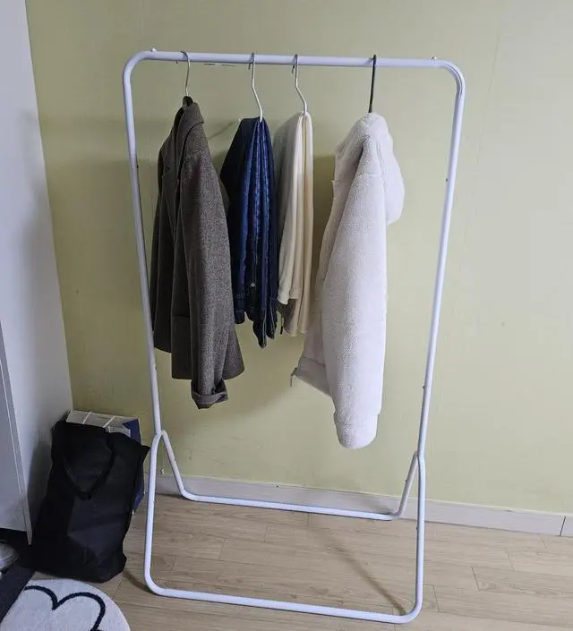 [네이버브랜드스토어 리뷰] 입구에 입은옷들 외투 등 간단히 놓으려고 구매했는데 딱좋아요!