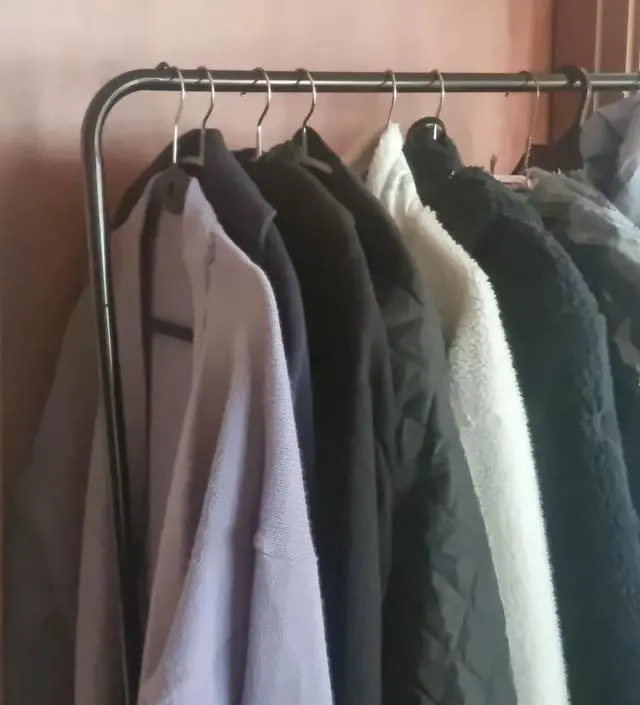 [네이버브랜드스토어 리뷰] 겨울에 나갓다 오면 아우터를 자꾸 쇼파에 올려두는 가족때문에.. 뽀글이나 패딩만 걸어