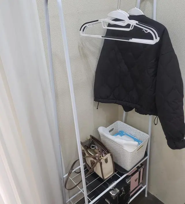 [네이버브랜드스토어 리뷰] 조립도간편하고좋아요 깔끔하고 단도 2단이라 수납도좋고 매우만족합니당