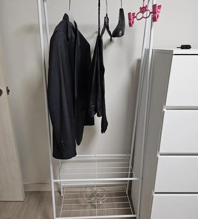 [네이버브랜드스토어 리뷰] 잠깐씩 걸어놓는 용도로 구매했어 사이즈 적당합니다
