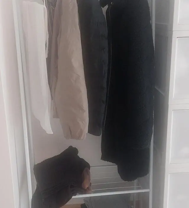 [네이버브랜드스토어 리뷰] 외출해서 들어오면 외출복벗어서 걸어둘용도로 구매했어요 일인쓰기에 적당한사이즈 높