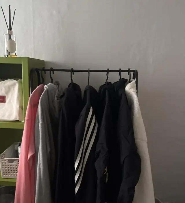 [네이버브랜드스토어 리뷰] 자주 입는 옷 꺼내놓고 너무 잘 사용하고 있습니다