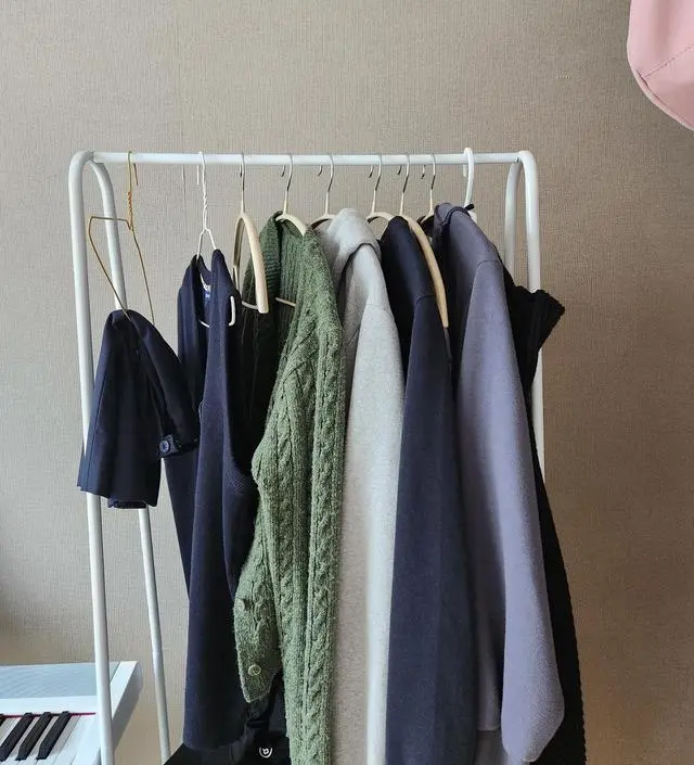 [네이버브랜드스토어 리뷰] 딸아이방 사용하고있어요. 잘사용중이랍니다. 생각보다 튼튼해요.