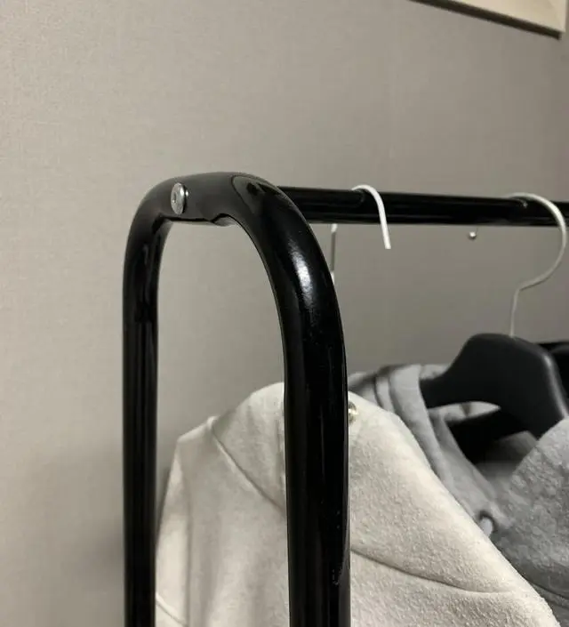 [네이버브랜드스토어 리뷰] 가격이 살짝쿵 올랐네요. 저렴해거 추가로 재구매했어요. 스크레치가 좀 속상했지만 그