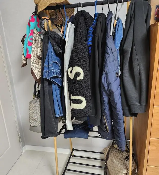 [네이버브랜드스토어 리뷰] 옷도 많이 걸리고 실용적입니다.