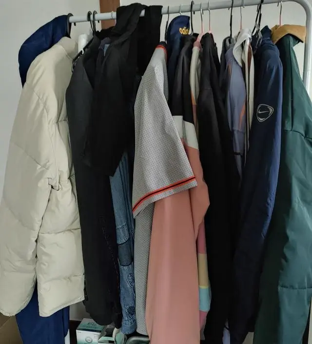 [네이버브랜드스토어 리뷰] 자취생 올 한해 최고의 구매물품 후보입니다. 패딩 몇벌 포함해도 15벌 정도는 걸 수 있