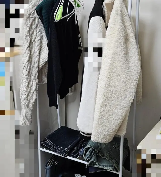 [네이버브랜드스토어 리뷰] 만족해요 ! 좁은 원룸에서 쓰기 딱 좋습니다. 튼튼해서 이사가기 전까지 쭉 쓸 것 같아