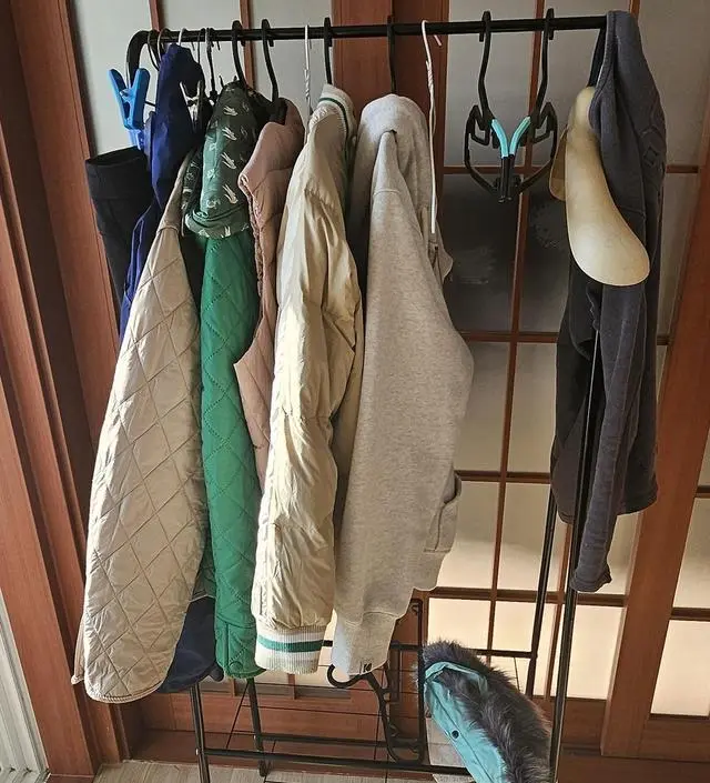 [네이버브랜드스토어 리뷰] 입던 옷 걸 행거가 필요했는데 너무 좋습니다