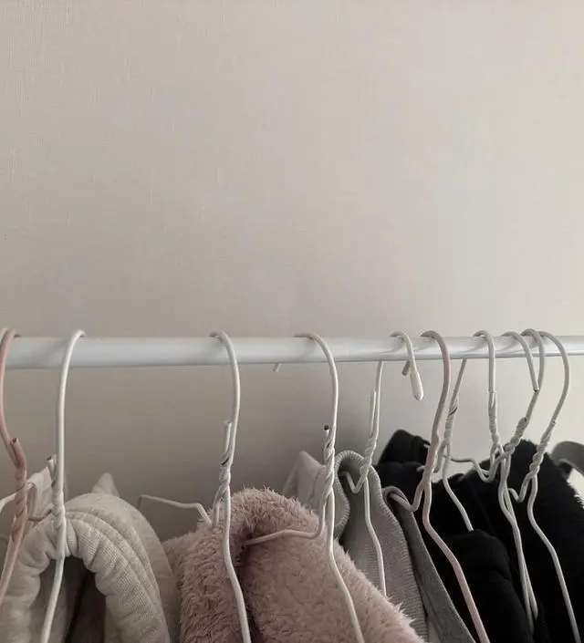 [네이버브랜드스토어 리뷰] 좁은 공간 활용 할수있는 행거있니다 겨울옷 걸고있는데~잘쓰고 있습니다!!!