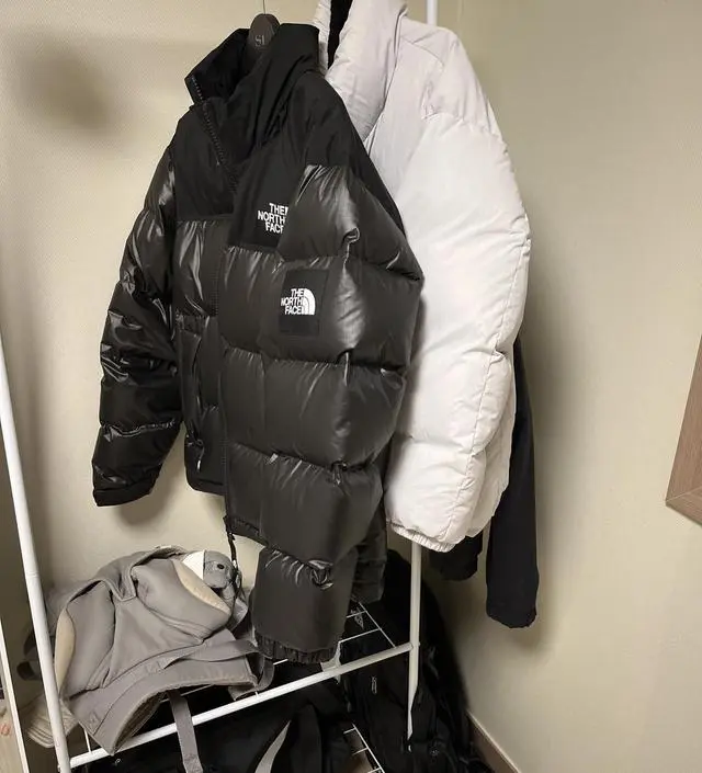 [네이버브랜드스토어 리뷰] 조립 간단하고 무게가 가벼워서 중간에 위치 조정하기 쉬웠어요 아래부분은 선반으로 활