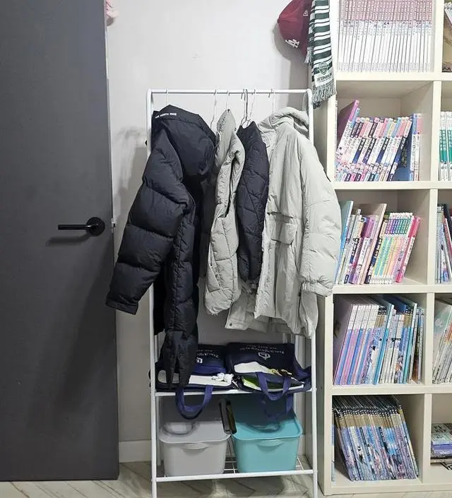 [네이버브랜드스토어 리뷰] 상품설명처럼  괜찮습니다  지지도잘되고요