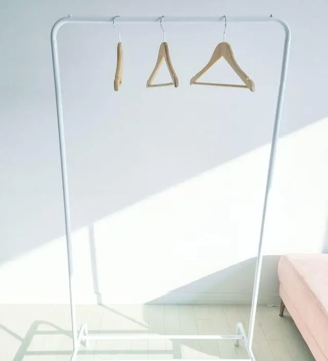 [네이버브랜드스토어 리뷰] 작은 행거 찾고 있었는데 크기도 적당하고 높이도 높아거 겨울 긴 겉옷 걸기 좋아요 철