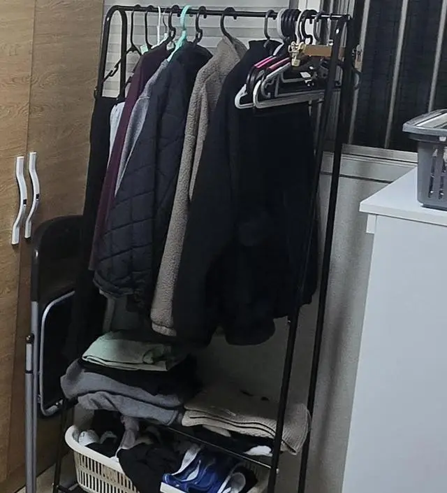 [네이버브랜드스토어 리뷰] 한번입은 옷들 걸어두고 가방도걸고~
