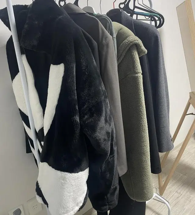 [네이버브랜드스토어 리뷰] 조립쉽고 옷 마니 걸리고 좋아요. 체감상으로는 꽤 큰편이네요