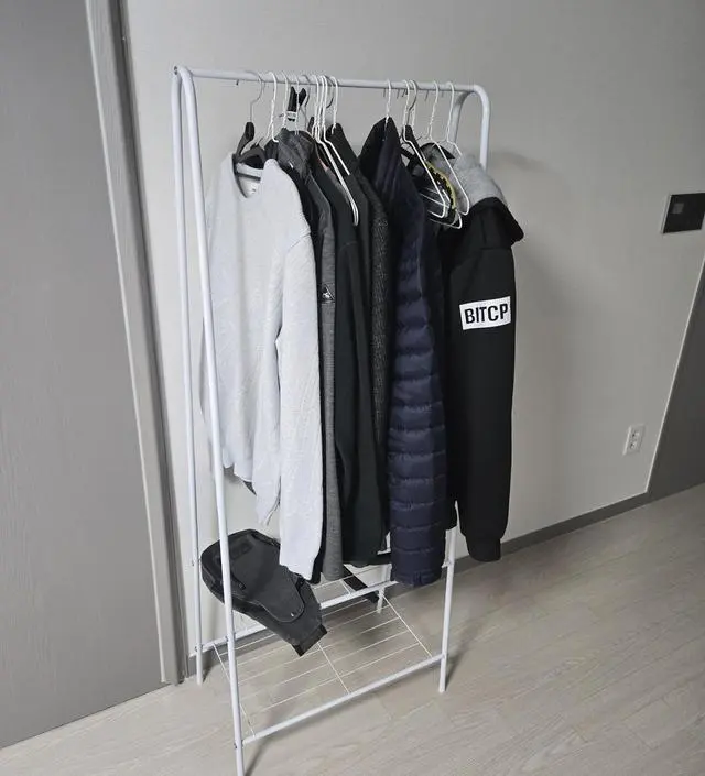 [네이버브랜드스토어 리뷰] 생각보다 사이즈가 작네요. 그리고 기스가 생각보다 금방 납니다.