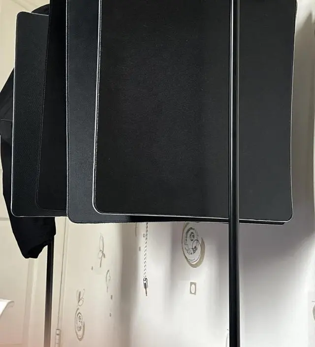 [네이버브랜드스토어 리뷰] 저는 마우스패드 걸어놓는 용도로 쓰고 있습니다 정말 만족 중이에요