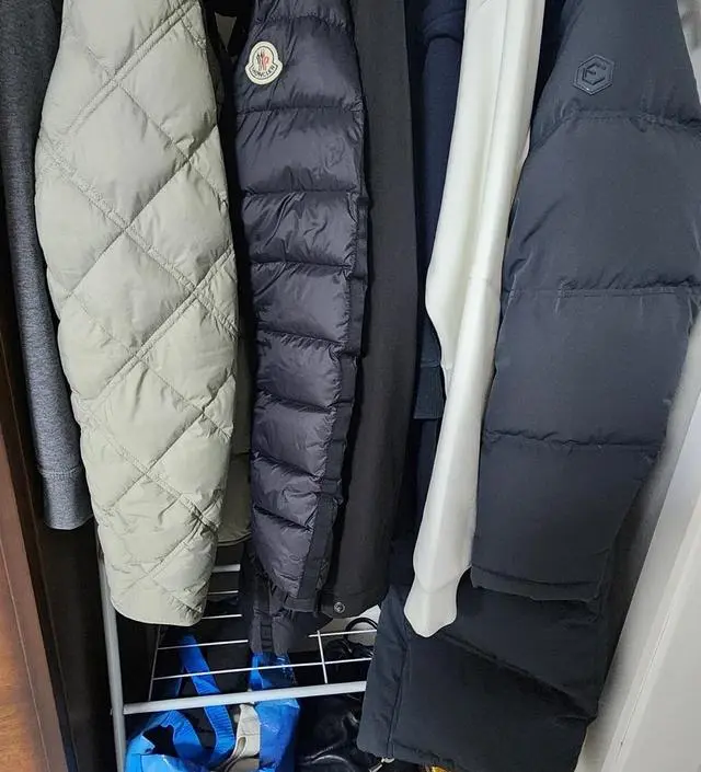 [네이버브랜드스토어 리뷰] 좁은 공간에 아주 딱맞게 들어가서 너무 만족스럽고 수납도 많이 되서 강추합니다