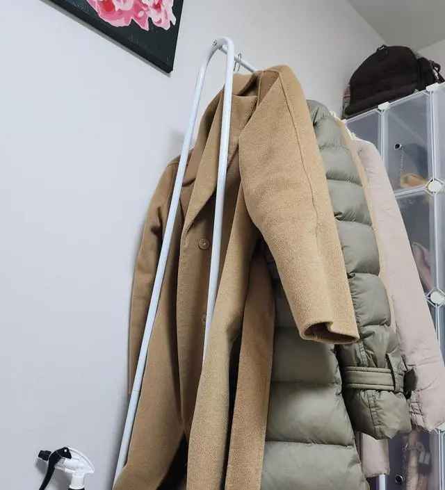 [네이버브랜드스토어 리뷰] 간단하게 겉옷 걸어둘려고 구매했는데 

