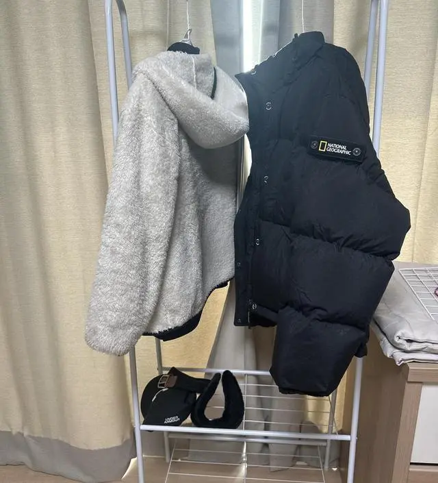 [네이버브랜드스토어 리뷰] 자주입는옷 혹은 입엇던외투 걸어놓는 용도라 나쁘지 않아요