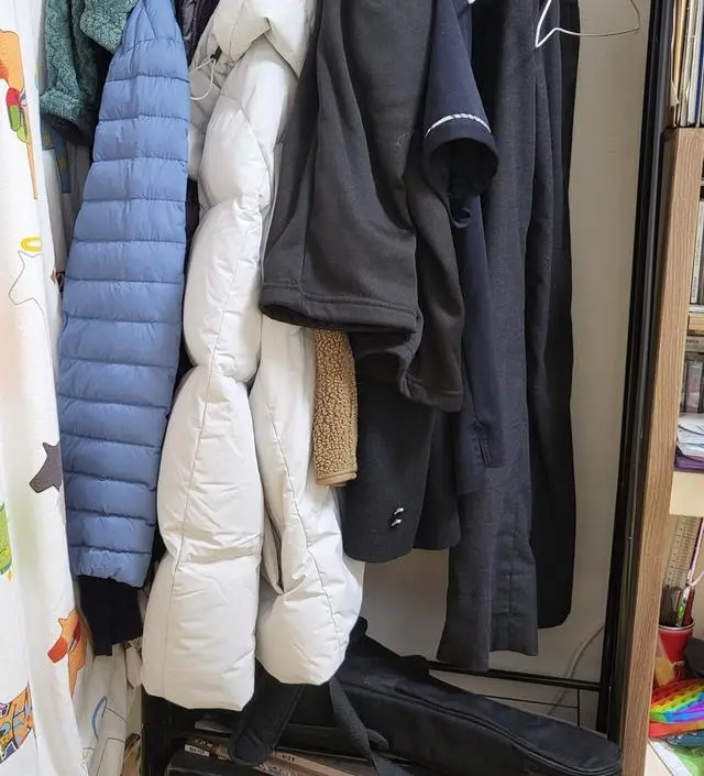 [네이버브랜드스토어 리뷰] 작지만 옷정리하기편하고  옷도 의외로 많이 걸수 있어요 ~ㅎㅎ 2단이라 다른 수납도 하