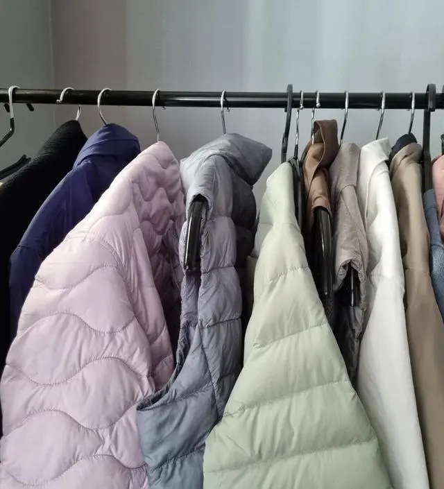 [네이버브랜드스토어 리뷰] 옷방이 조그마해서 딱이에요. 가격대비 제품이 훌륭합니다.