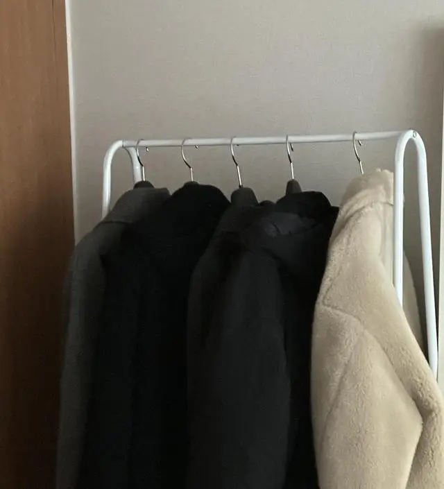 [네이버브랜드스토어 리뷰] 외투 걸어놓기 나쁘지 않아요 추천 !!