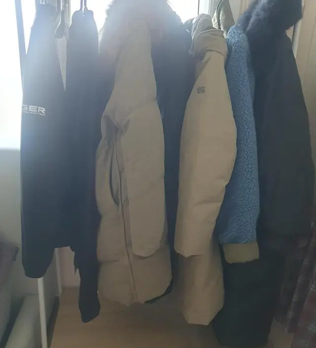 [네이버브랜드스토어 리뷰] 굿굿굿!  조립도 편하고 안정감있게 잘 걸려요.
