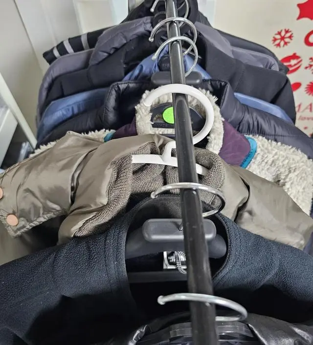 [네이버브랜드스토어 리뷰] 이게 더 튼튼한거 보니 제가 한사이즈 큰 거 산게 불량 인가 보네요.