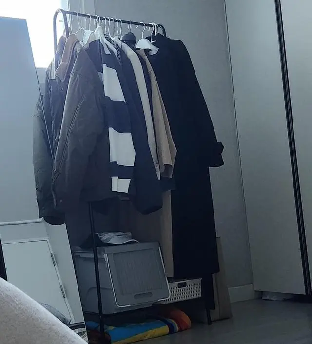 [네이버브랜드스토어 리뷰] 내구성은 약해서 오래 사용하기는 힘들어 보입니다..저는 겨울옷들 걸어뒀는데.,그건 무