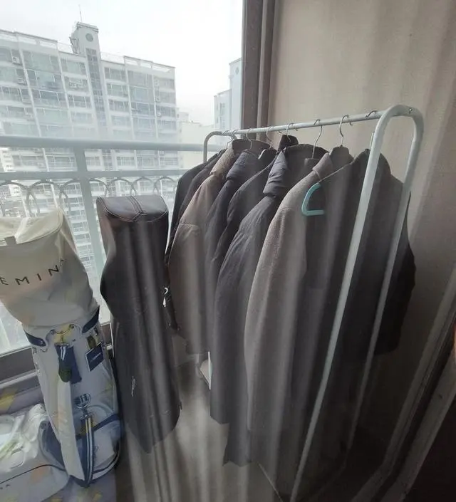 [네이버브랜드스토어 리뷰] 무거운 옷 많이 걸어도 흔들림 없어요