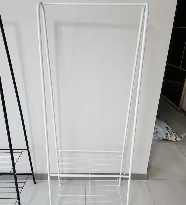 [네이버브랜드스토어 리뷰] 딸 방에 놓아주려고 흰색으로 주문했어요. 엄청 튼튼하진 않지만 옷걸고 편하게 쓸 수 