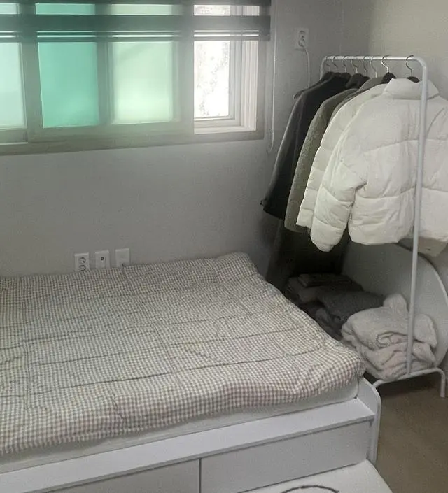 [네이버브랜드스토어 리뷰] 크기도 너무 크지 않아서 원룸에서 쓰기에 좋고 깔끔한 디자인이에오