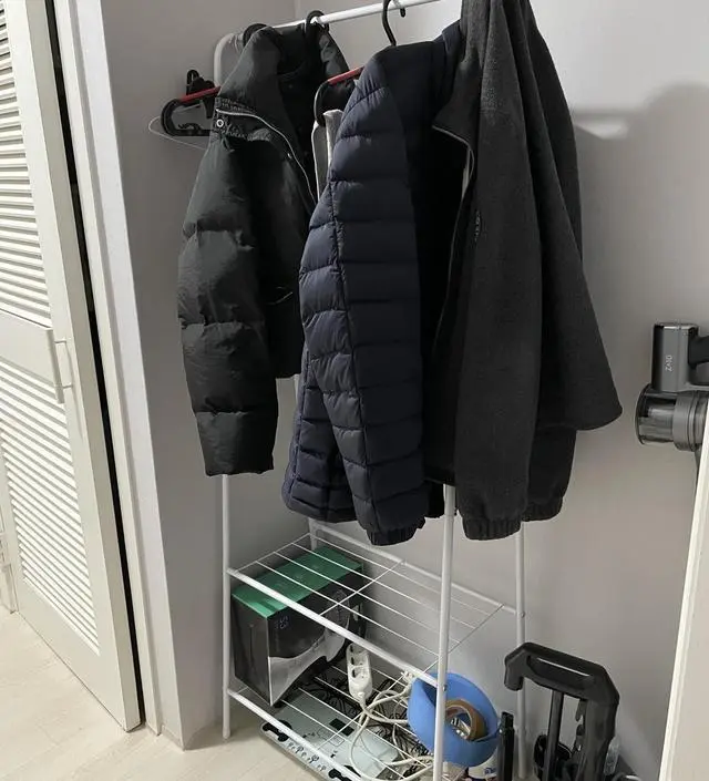 [네이버브랜드스토어 리뷰] 짜투리 공간에 놓을수 있는 크기이고 선반도 있어서 활용하기 편리해요