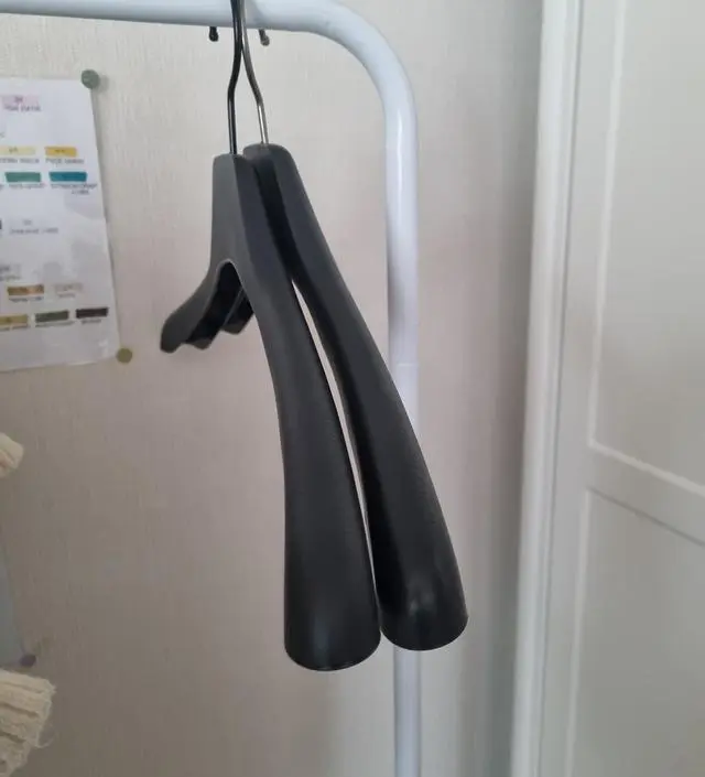 [네이버브랜드스토어 리뷰] 딸랑구 부족한 옷장으로 자주입는옷 걸어놔서 좋아라합니다