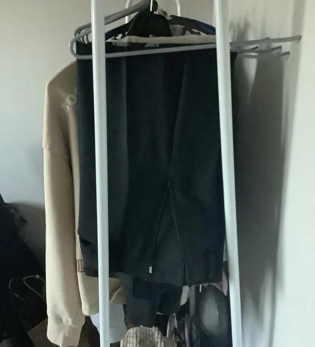 [네이버브랜드스토어 리뷰] 조립이 매우 힘들아요 디자인이 깔끔합니다