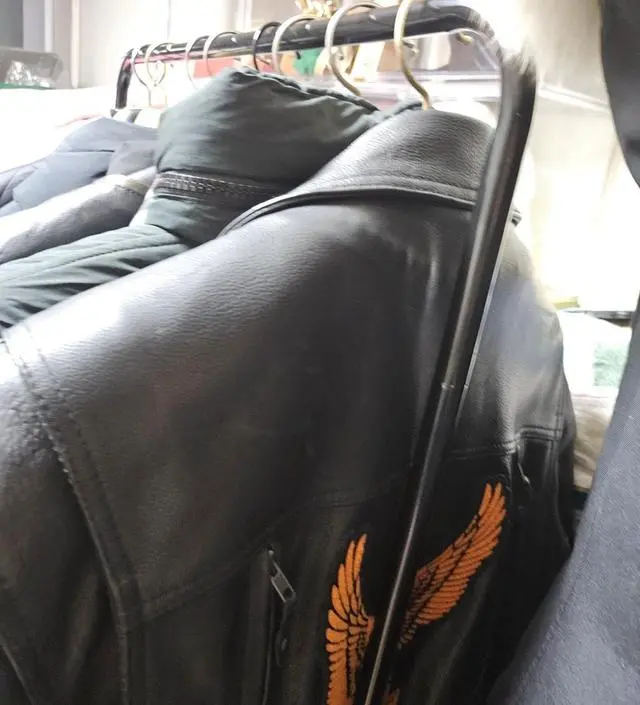 [네이버브랜드스토어 리뷰] 길이가 긴옷 걸려고 구매햇어요