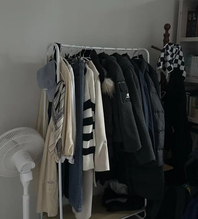 [네이버브랜드스토어 리뷰] 옷이 생각보다 많이 걸려요