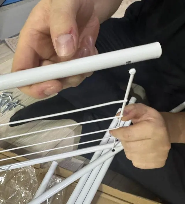 [네이버브랜드스토어 리뷰] 사진그대로예요~ 옷거는 부분은 탄탄하지만
