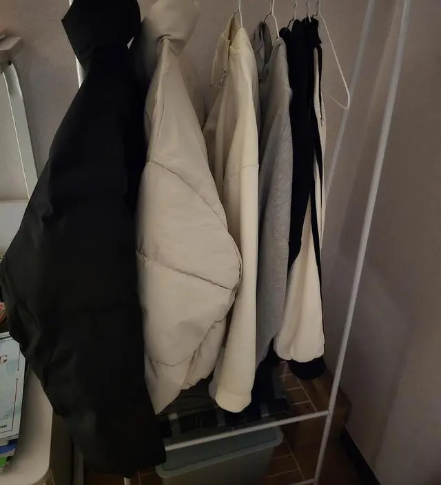 [네이버브랜드스토어 리뷰] 겨울옷도 5벌정도 걸수 있네요
