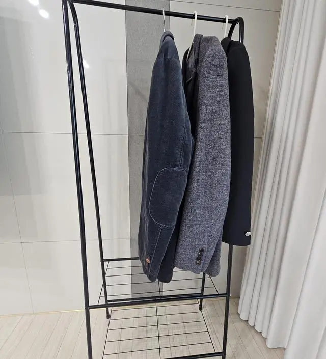 [네이버브랜드스토어 리뷰] 입었던 옷 정리하기 편하고 좋아요.설치도 어렵지않고 편리하네요.